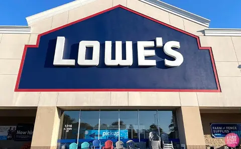 Free $10 MyLowe's Money for First Responders