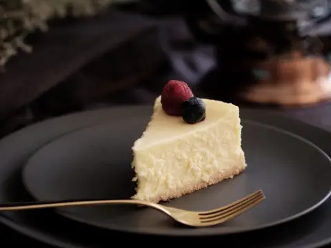 Free Birthday Cheesecake Slice at Cheesecake Factory