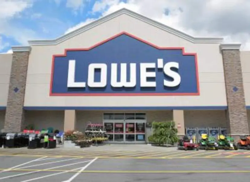 Free Kids Holiday Train Workshop at Lowe's, Nov. 14
